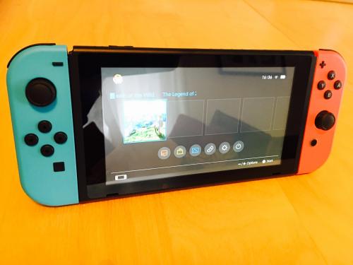 vendo Nintendo Switch console con 4 juegos 1 - Imagen 1