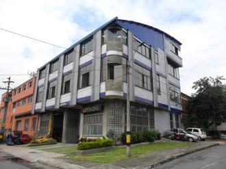 Edificio de bodega industrial en Medellín c - Imagen 1