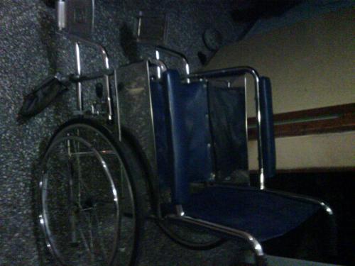 Vendo silla de ruedas baston y caminador en  - Imagen 2